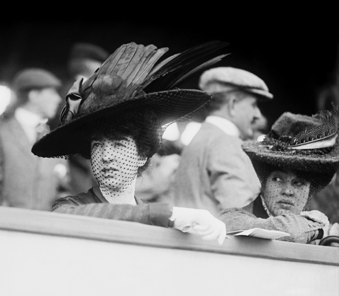 Зрители 1908