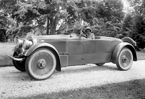 Леди в автомобиле 1924