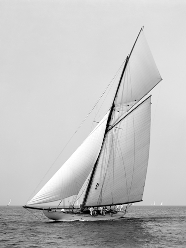 Яхта 1900